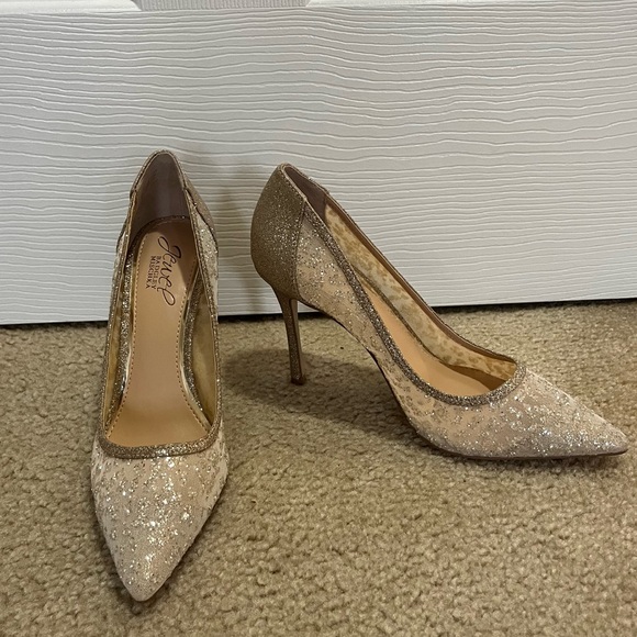 Jewel Badgley Mischka Shoes - Jewel Badgley Mischka Aylin Evening Pumps Size 6 Gold Glitter